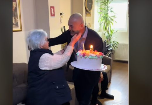 “Ima li šta ljepše” :Muškarac iz Bijeljine prešao 1.500 kilometara kako bi došao na majčin 87. rođendan (Video)