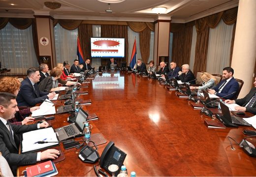 Sjednica: Vlada RS očekuje da Interpol odbaci potjernicu za Dodikom