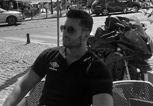 Srbija: Poginuo Peđa Bošnjak, pjevač “Zvezda Granda”