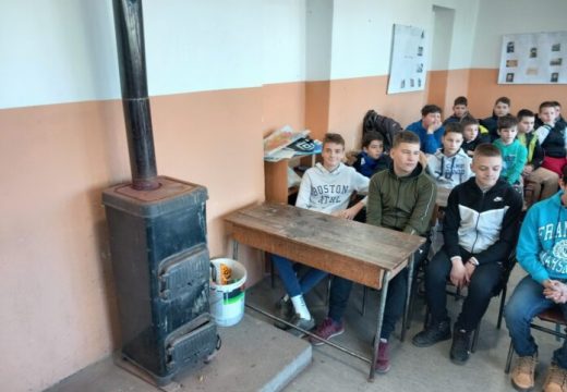 Bijeljina: OŠ “Dositej Obradović” Suvo Polje – Peći na drva u svakoj učionici, prioritet modernizacija grijanja