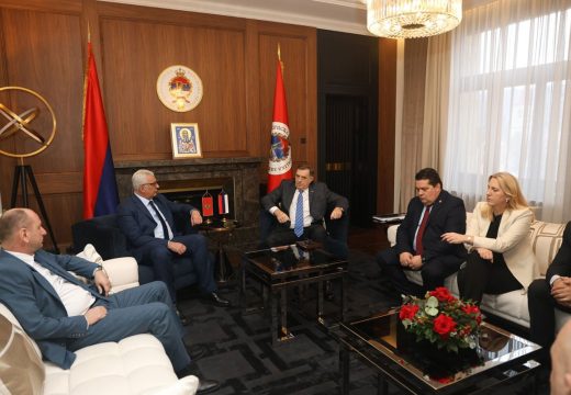 U Palati Republike sastanak Dodika, Mandića i Kneževića