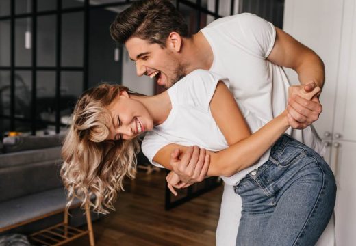 Uspješni muškarci pored sebe imaju baš njih: Žene rođene u ova tri znaka su poput amajlija za partnere