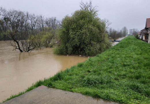 RS: Mirna noć u Dubici, očekuje se stabilizacija vodostaja