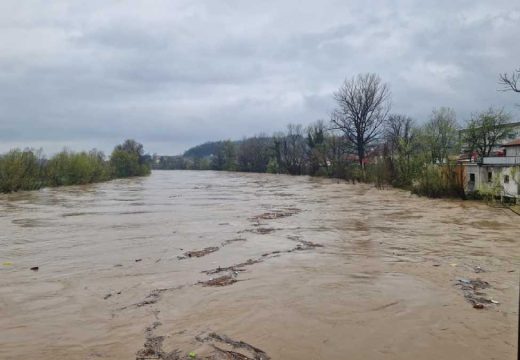 Doboj: Bosna 43 centimetra iznad kote redovne odbrane od poplave