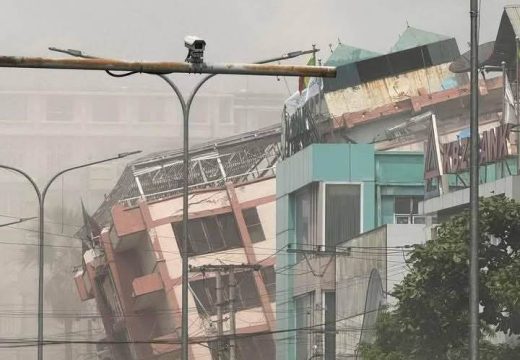 Još uvijek se broje žrtve: U snažnom zemljotresu u Mjanmaru stradalo više od hiljadu ljudi (Video)