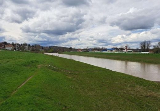 Ukrina se povukla u svoje korito: Aktivna tri klizišta u Derventi, slijedi dezinfekcija zaplavljenih objekata