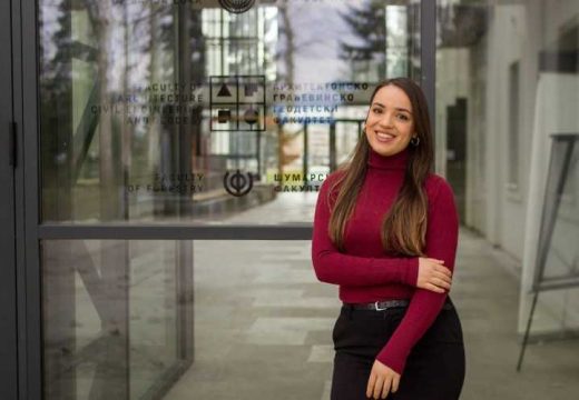 Banjaluka: Aleksandra Jeremić bijeli mantil zamijenila građevinarstvom