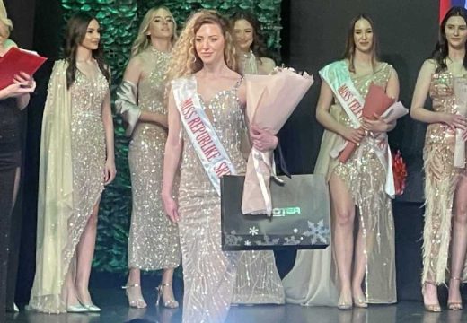 Na sinoćnjem izboru za Mis Republike Srpske:  Andrea Gačić iz Bileće proglašena za Mis Republike Srpske (Foto)