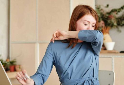 Brojne teorije o popularnom uzviku: Zašto govorimo “nazdravlje” kada neko kihne