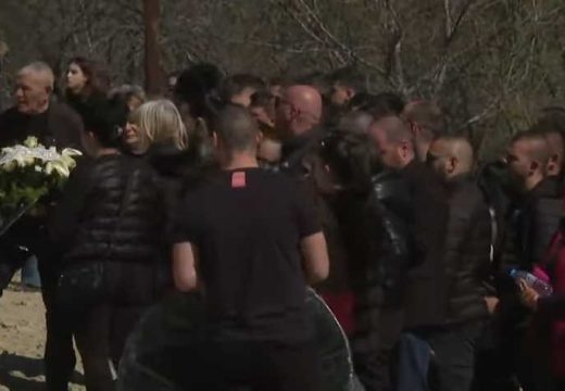 Region: U Kočanima uz suze, jecaje i molitvu sahranjena 31 žrtva požara