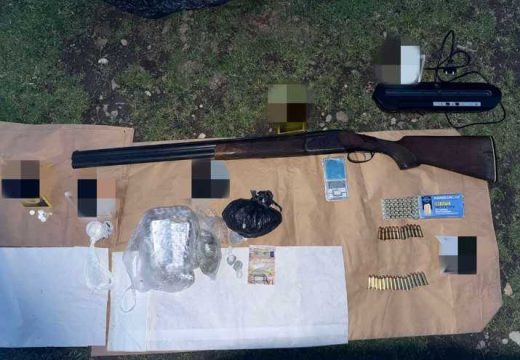 Policija: Hapšenje u Bijeljini, pronađeni droga i oružje