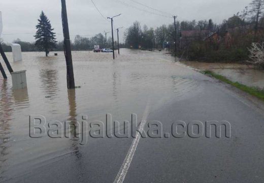Zbog obilnih padavina i poplava: Gdje su potpune obustave, a gdje se otežano saobraća na putevima Srpske