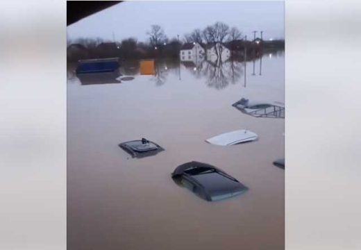 Katastrofa u Prijedoru: Automobili potpuno potopljeni (Video)