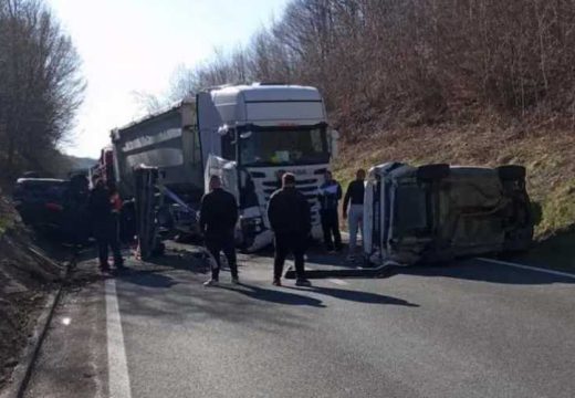 Saobraćaj obustavljen: Teška saobraćajna nesreća kod Banjaluke