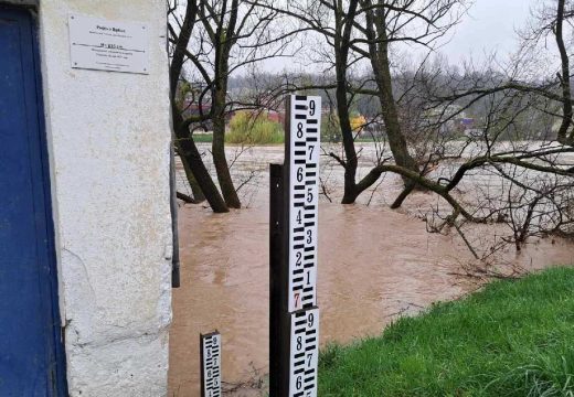 Banjaluka: Raste vodostaj Vrbasa (Video)