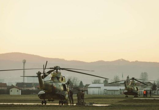 Poručuju da se pripremaju za hitne slučajeve: Helikopteri EUFOR lete širom BiH