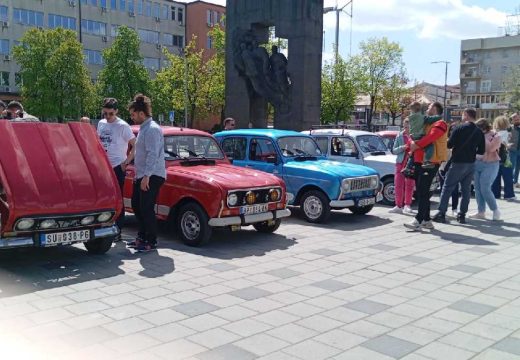 Svi ljubitelji Renoa imali priliku da uživaju: Prvi “Reno 4“ skup u Bijeljini (Foto)