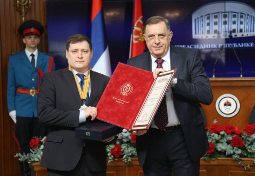 “Uspješna saradnja koja traje godinama”: Predsjednik Srpske dodijelio odlikovanja predstavnicima Rusije (Foto)