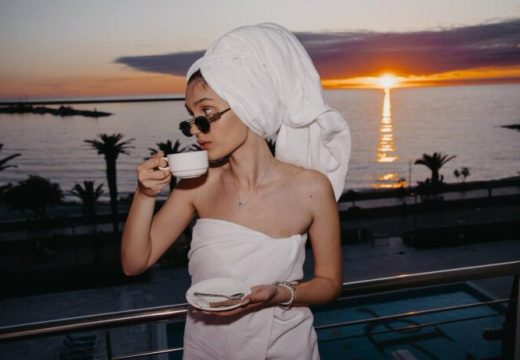 Studentkinja savremene psihologije i talentovana umjetnica: Dejana Božić iz Bijeljine među finalistkinjama za Miss BiH 2025 (Foto)