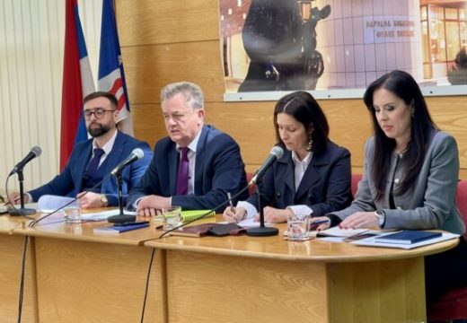 U Bijeljini održana javna rasprava o Nacrtu novog Ustava Republike Srpske: Glavni grad Banjaluka, prijestonica Istočno Sarajevo