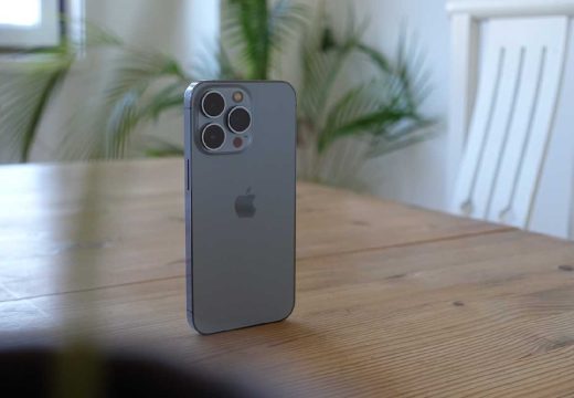 Ovo se mnogima neće svidjeti: Koliko bi ajfon mogao koštati nakon Trampovih carina?