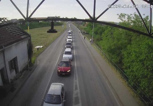 Gužve se već formirale: Vozači, budite strpljivi na ovim graničnim prelazima
