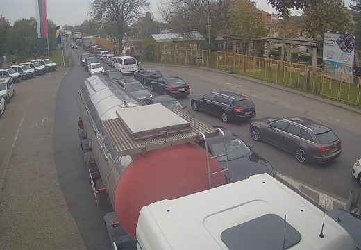 Jutros povoljni uslovi vožnje: Gužve na ulazu u BiH, a tokom vikenda očekuje se znatno frekventniji saobraćaj