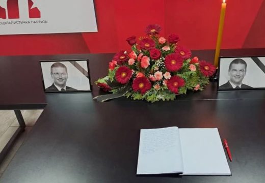 Doboj: Otvorena knjiga žalosti povodom smrti Srđana Todorovića