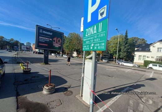Parking u Banjaluci besplatan, ali ga mnogi plaćaju: Uniformisana lica prepadaju vozače