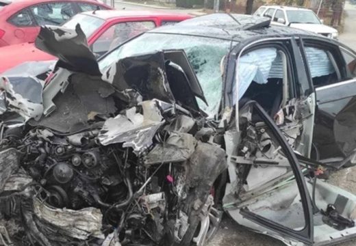 Preticao dva vozila: Bijeljinac optužen za stravični sudar u kojem su poginula dva mladića