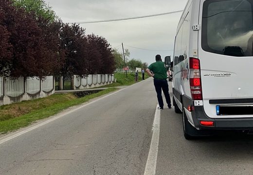 Udes na putu Bijeljina – Ugljevik: Motociklista prevezen u bolnicu nakon sudara sa traktorom