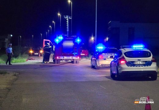 Udes u Bijeljini: Vozilo na krovu, stigli i vatrogasci