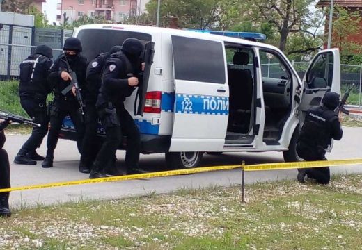 Zajednička pokazna vježba MUP-a i KPZ Bijeljina: Uspješna provjera obučenosti policijskih službi (Foto)