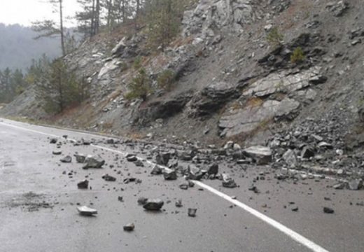 AMS RS: Vlažni kolovozi, povećana opasnost od odrona