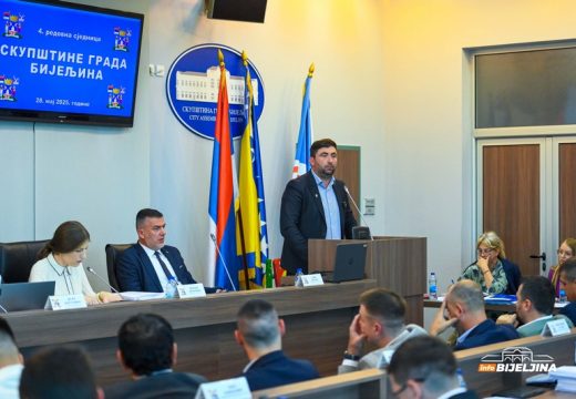 Žestoke optužbe na bijeljinskoj skupštini: “Budžet očerupan za 19 miliona, a gradonačelniku dato više para”