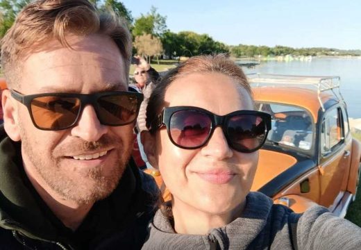 Članovi Oldtajmer kluba: Bračni par iz Bijeljine prešao 1.600 kilometara bubom iz 1973. godine (Foto)