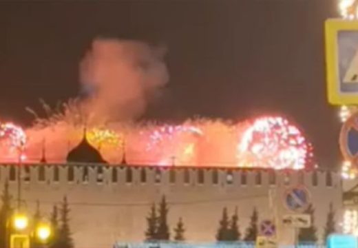 Slavljenička atmosfera u Moskvi: Vatromet u ruskoj prijestonici (Video)