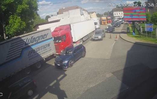 Gužve na granicama: Pojačan saobraćaj na prelazima sa Hrvatskom i Srbijom