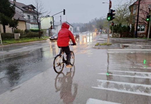 Ponesite kišobrane: Sutra nas očekuje sparno, ali kišno vrijeme