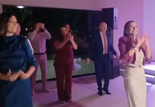 Matura za pamćenje u Prijedoru: Profesori iznenadili učenike (Video)