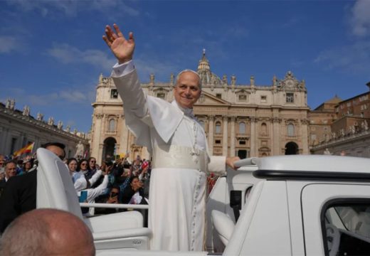 papa Lav XIV pozdravio vjernike: Počela inauguracija u Vatikanu