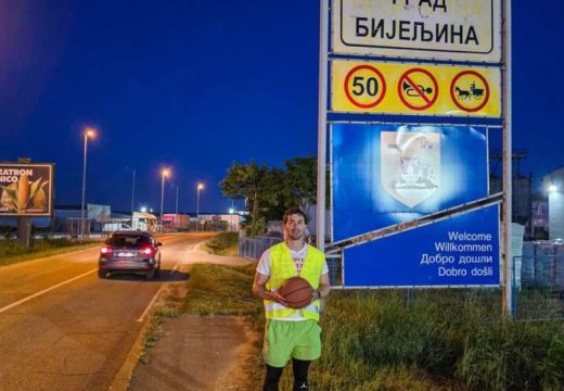 Humanitarac koji dribla do Beograda stigao u Bijeljinu: “Na stotine ljudi mi je sviralo, daju vodu i pare” (FOTO)