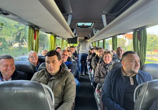 )2. po redu Sajam poljoprivrede: Semberski poljoprivrednici otputovali u Novi Sad na Sajam poljoprivrede (Foto)