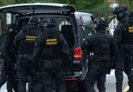 Spremili sačekušu za njegovu pratnju: Specijalci pokušali uhapsiti Radovana Viškovića