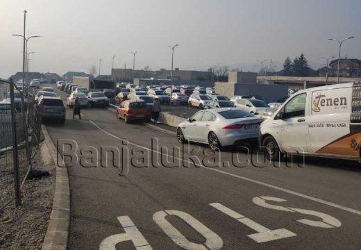 Doboj: Maloljetno lice palo sa napuštenog objekta, prebačen na UKC