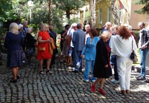 Obilježili i proslavili pedeset godina mature: Pedeset šesta generacija Gimnazije “Filip Višnjić” (Foto)