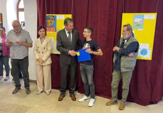 Muzej Semberije: Otvorena 32. Majska smotra likovnog stvaralaštva (Foto)