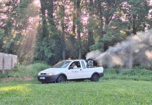 Bijeljina: Zaprašivanje komaraca sutra u pet naselja – pčelari pozvani na oprez