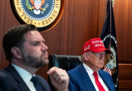 Bijela kuća objavila fotografije: Kako je vrh SAD pratio napade na Iran