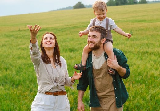 Evo šta ih čini tako dobrim roditeljima: Četiri horoskopska znaka koja briljiraju u roditeljstvu